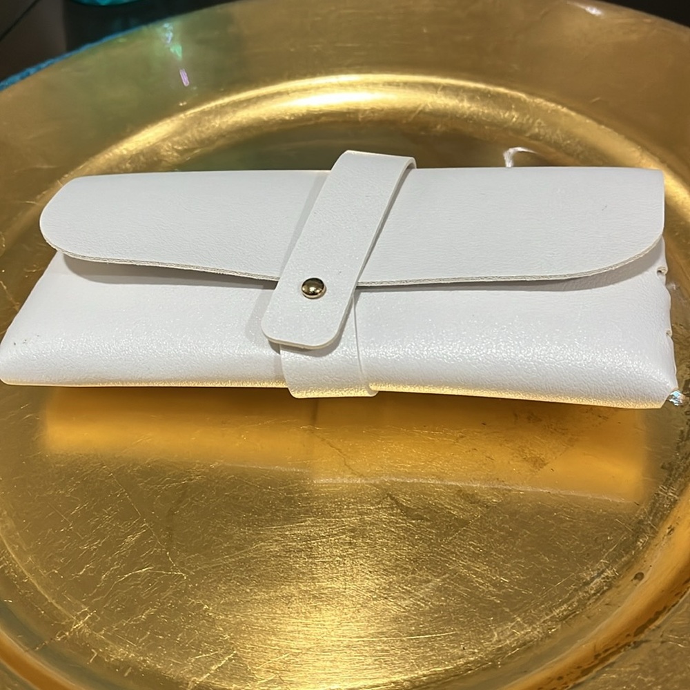 Clear Frames With Case - image 5